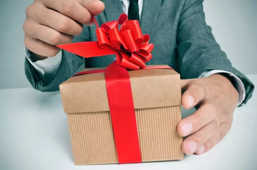 How to Use Corporate Gifts to Celebrate Special Occasions