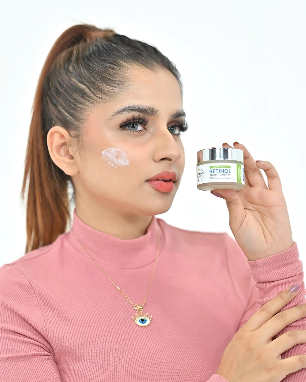 Find out the best retinol creams in Pakistan that effectively reduce