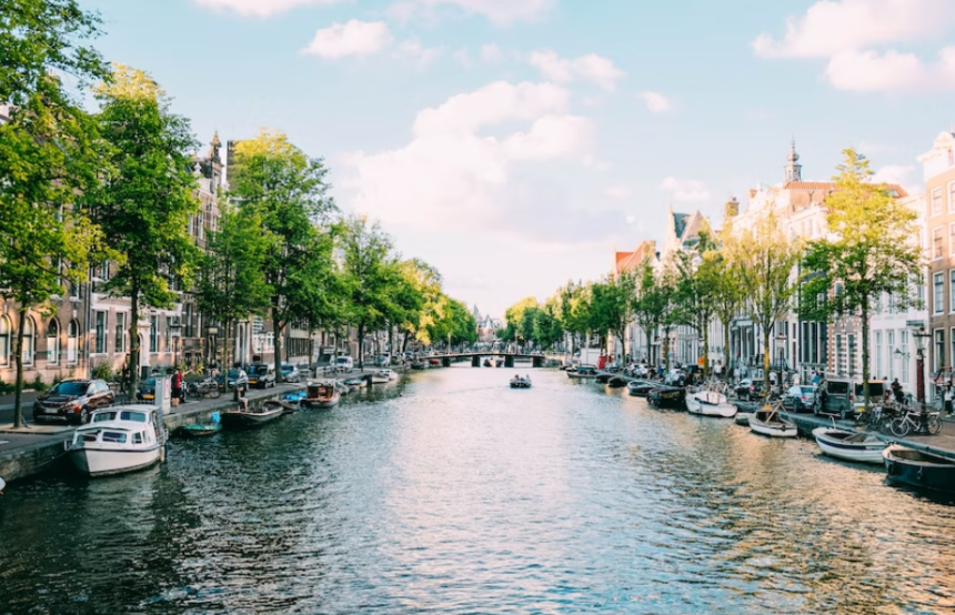 7 Tips For Traveling To Amsterdam For the First Time