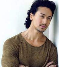 Tiger Shroff Height, Weight, Age, Girlfriend, Family, Affair & More