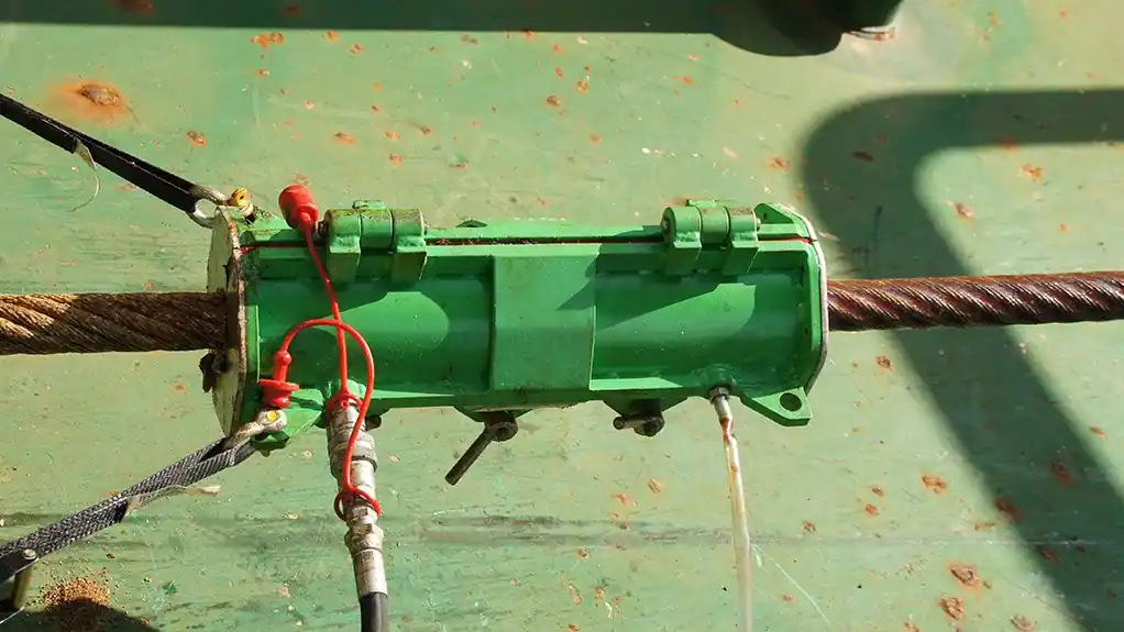 Choosing the Right Wire Rope Lubrication System in the USA - Vents Magazine
