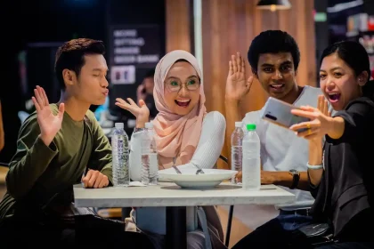 Malaysians Unwind